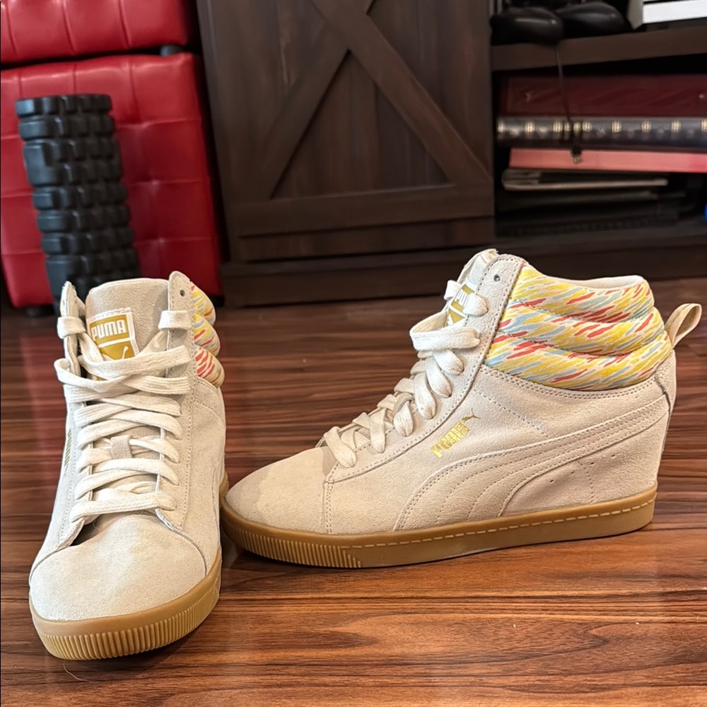 Puma Women's Beige and Multicolor Classic Wedge Sneakers